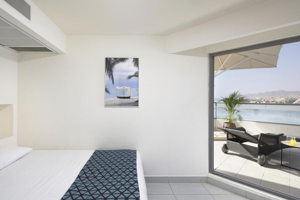 Neptune Eilat By Dan Hotels Exterior foto A room at the hotel