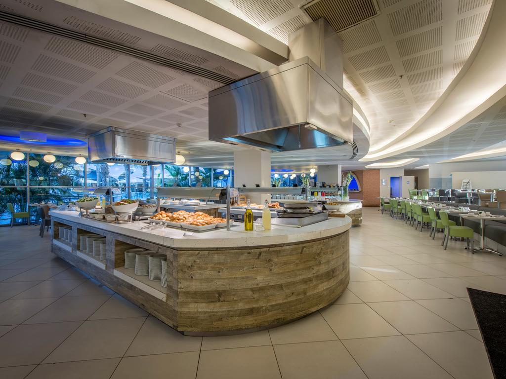 Neptune Eilat By Dan Hotels Exterior foto The dining hall at the University of Miami